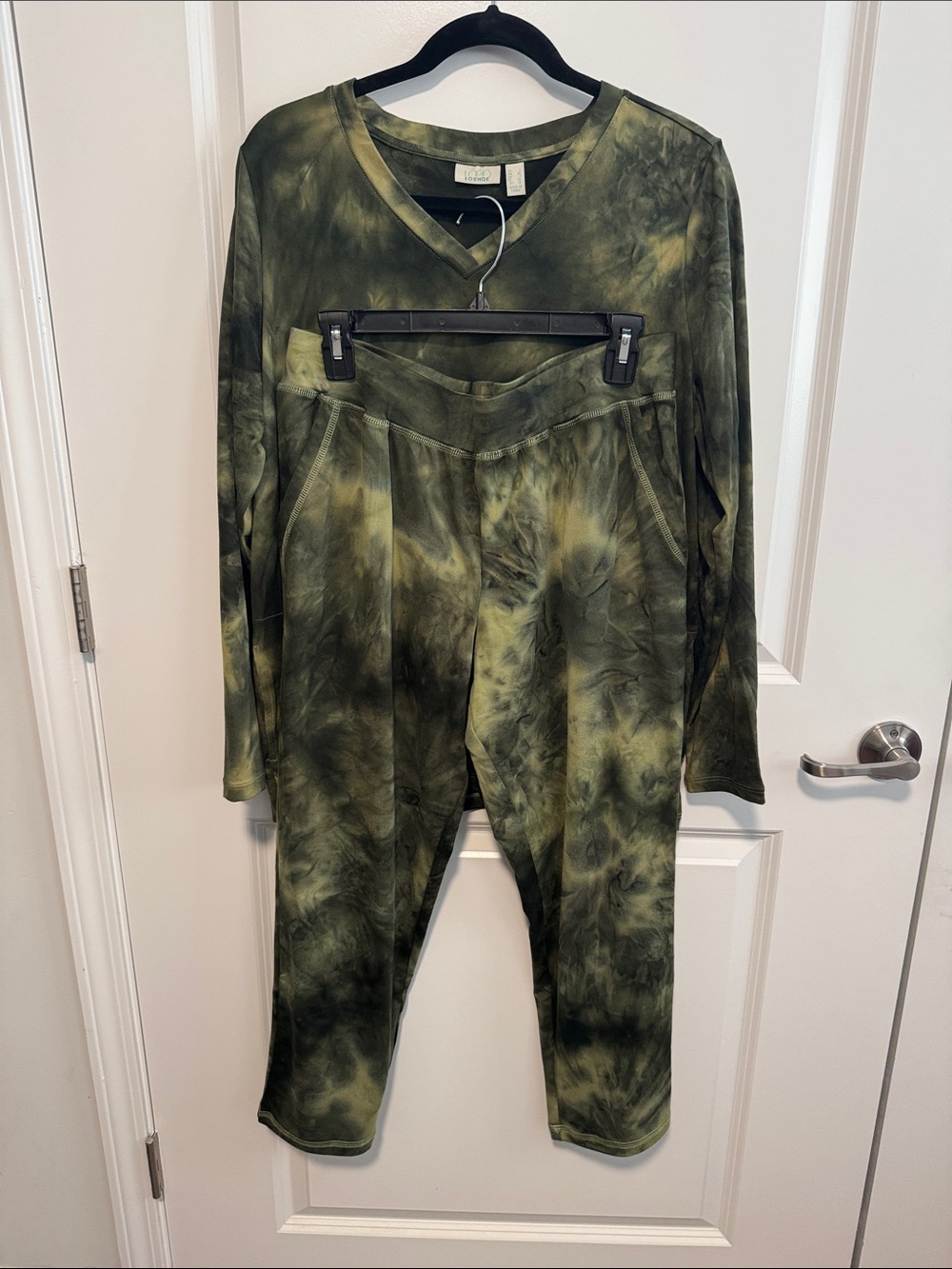 LOGO by Lori Goldstein Lounge Tie-DyeSet in dark green and moss. Top L. Pants PM